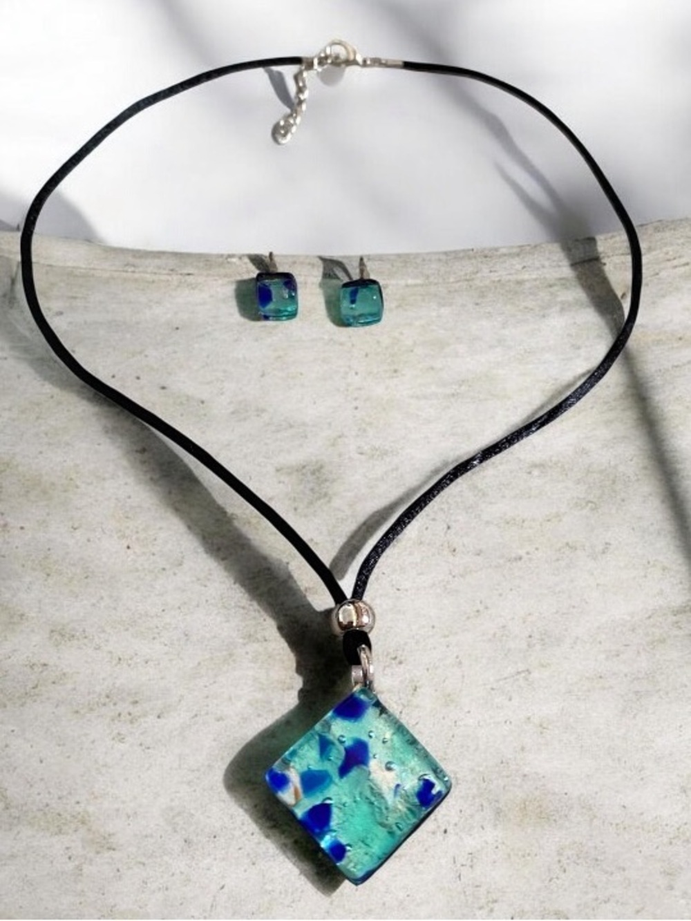 Murano glass necklace and earrings set
